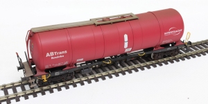Igra Model 96110063w - H0 - Kesselwagen Interfracht gealtert, AB Trans Rozárka, Ep. VI